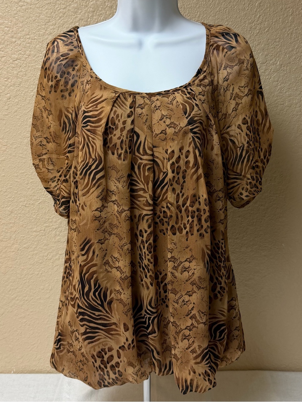 4/$20 Roz & Ali Women’s Brown Animal Print Scoop Neck Top